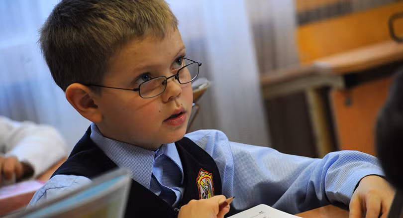 Máy tính, tivi không làm trẻ cận thị