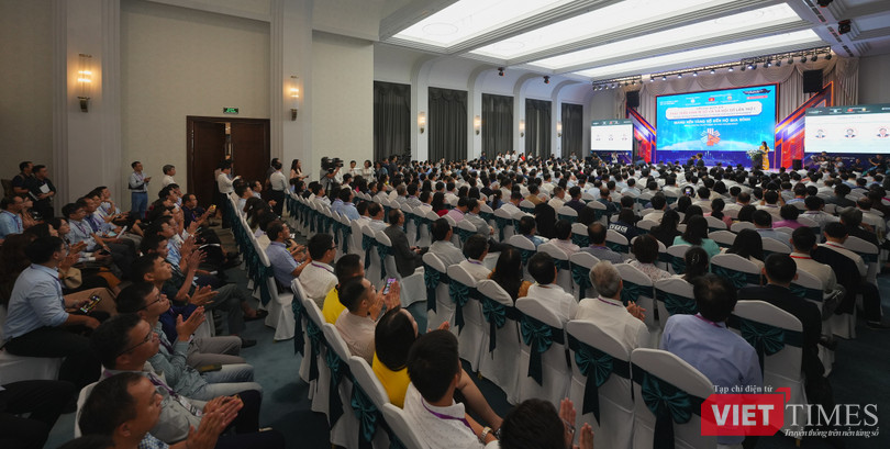 vt_dien dan kinh te so xa hoi so.JPG