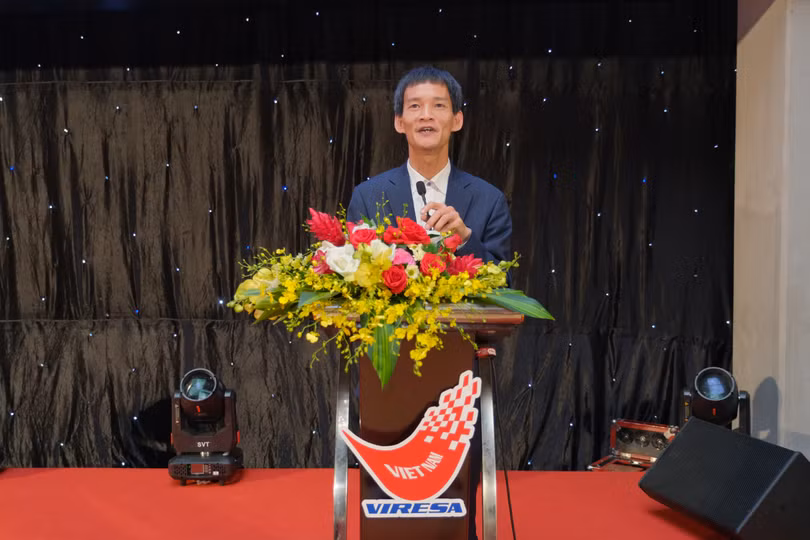 Chủ tịch VIRESA Nguyễn Xuân Cường cho rằng việc phong đẳng cấp Vận động viên sẽ giúp tạo điều kiện phát triển hệ sinh thái thể thao điện tử tại Việt Nam. Chủ tịch VIRESA Nguyễn Xuân Cường cho rằng việc phong đẳng cấp Vận động viên sẽ giúp tạo điều kiện phát triển hệ sinh thái thể thao điện tử tại Việt Nam.