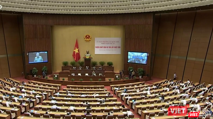 Toàn cảnh phiên chất vấn tại buổi họp thứ 14 của Ủy ban Thường vụ Quốc hội về nhóm vấn đề thuộc lĩnh vực trách nhiệm của Bộ Công an. Toàn cảnh phiên chất vấn tại buổi họp thứ 14 của Ủy ban Thường vụ Quốc hội về nhóm vấn đề thuộc lĩnh vực trách nhiệm của Bộ Công an.