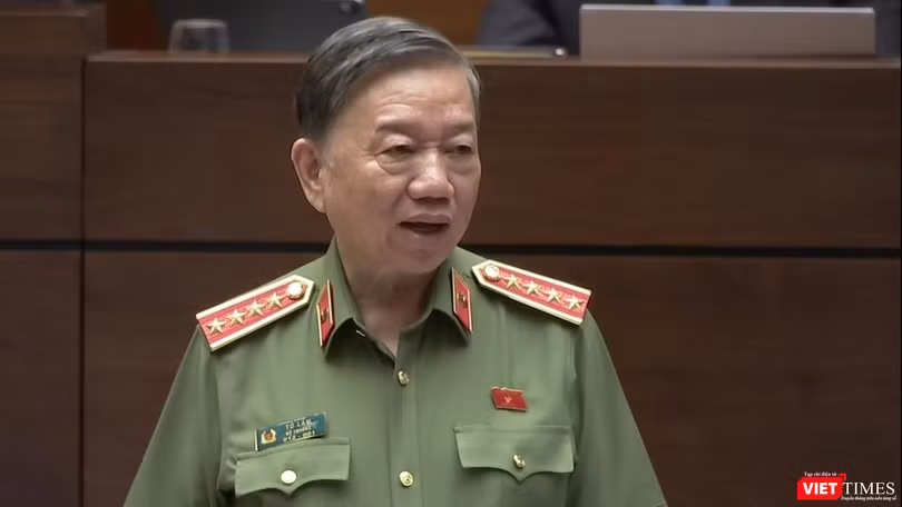 Bộ trưởng Tô Lâm nhấn mạnh Bộ Công an không có chủ trương thu hộ khẩu giấy để làm khó cho nhân dân.