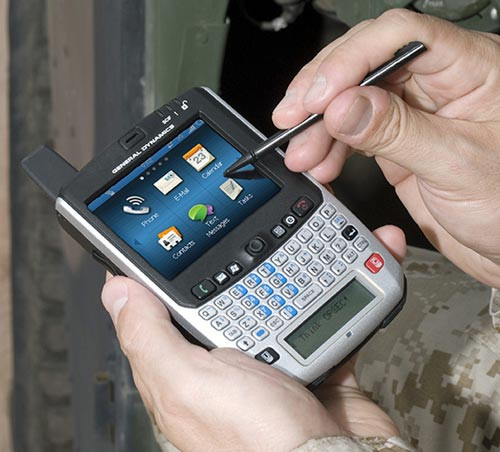 Video: Chiếc điện thoại "siêu bảo mật" của tổng thống Mỹ