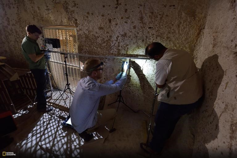 Cận cảnh căn phòng bí mật trong mộ Tutankhamun ảnh 4