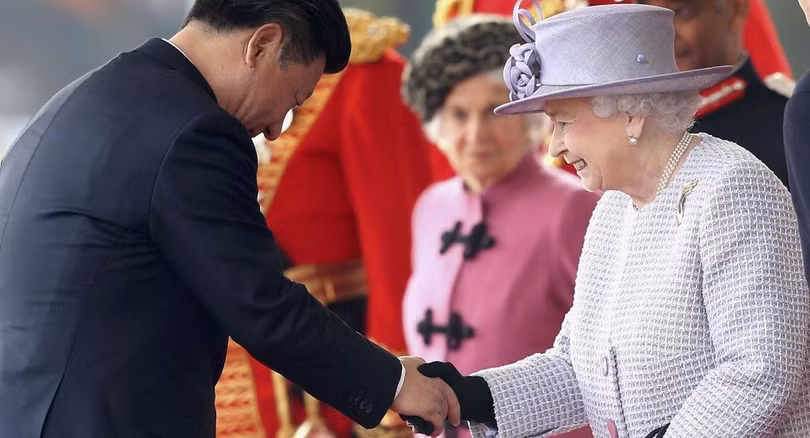 Video: Nữ hoàng Anh chê quan chức Trung Quốc lỗ mãng