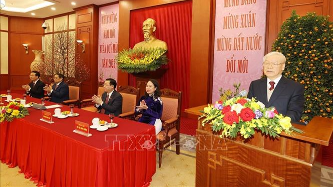 Tổng Bí thư Nguyễn Phú Trọng chúc Tết các đồng chí lãnh đạo và nguyên lãnh đạo Đảng, Nhà nước.