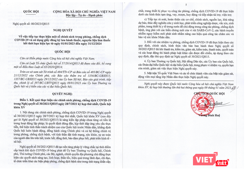 Nghị quyết dài 5 trang, nêu rõ, các chính sách trong phòng, chống dịch Covid-19 sẽ được tiếp tục thực hiện từ ngày 1/1/2023 đến hết ngày 31/12/2023 (Ảnh chụp trang 1 và trang 5).