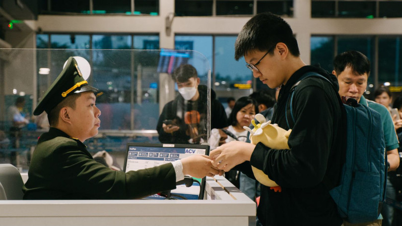 làm thủ tục.jpg