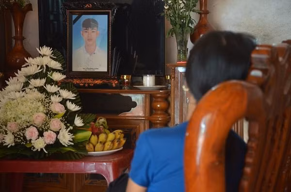 Sau khi có thông tin bước đầu về vụ việc 39 người tử vong trong container, cùng với việc không thể liên lạc với người thân, một số gia đình đã trình báo chính quyền địa phương về sự mất tích của con em mình.