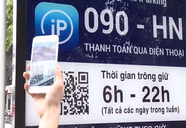Dịch vụ trông giữ xe qua ứng dụng công nghệ thông minh đã được triển khai thử nghiệm từ tháng 5/2017 và chính thức được áp dụng từ ngày 1/8/2017. Ảnh: UBND TP.HN.