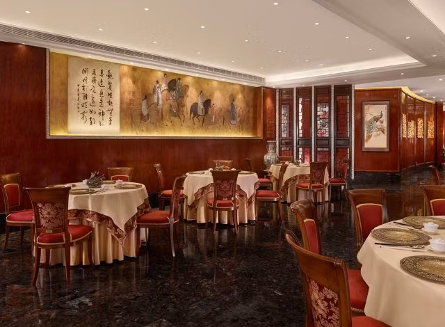 Đột nhập khách sạn sang trọng nhất Việt Nam, giữ top 4 tốt nhất thế giới ảnh 2