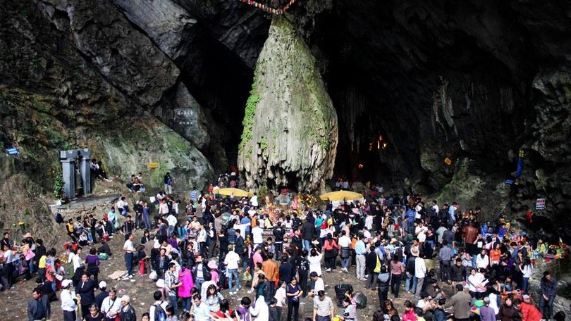 100% du khách, người phục vụ trong di tích phải đeo khẩu trang, rửa tay sát khuẩn và được cung cấp khẩu trang miễn phí nếu bị thất lạc khẩu trang.