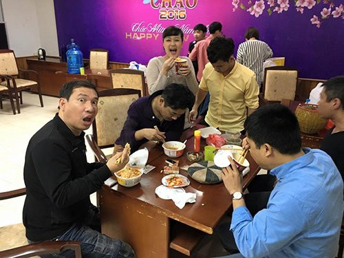 Facebook sao 23/1: Hoa hậu Kỳ Duyên viết sai chính tả ảnh 8