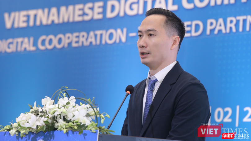 Ông Nguyễn Thiện Nghĩa phân tích nhu cầu ra thị trường quốc tế của doanh nghiệp công nghệ số Việt Nam và đề nghị các doanh nghiệp cần “đi cùng nhau”.