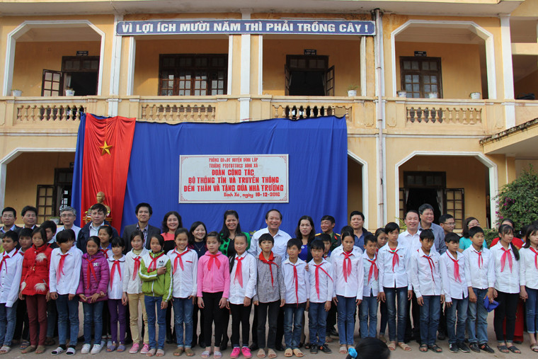 Bộ trưởng Trương Minh Tuấn thăm hỏi, động viên CBCS và nhân dân trên địa bàn huyện Đình Lập ảnh 8