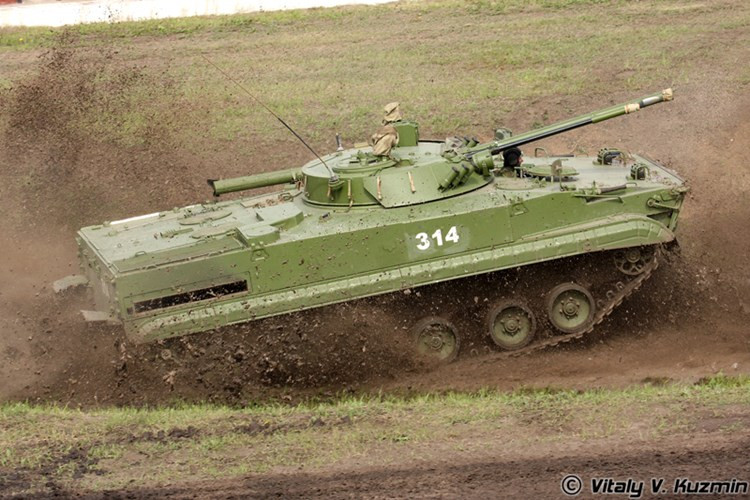 Cận cảnh xe tăng-thiết giáp Nga chạy, nhảy, bắn ảnh 11