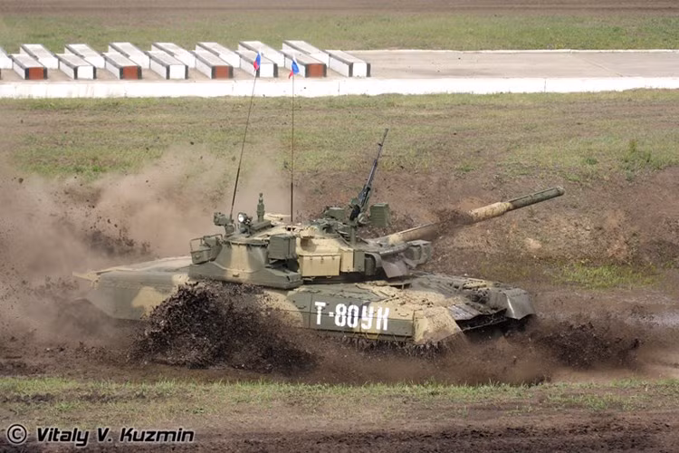 Cận cảnh xe tăng-thiết giáp Nga chạy, nhảy, bắn ảnh 4