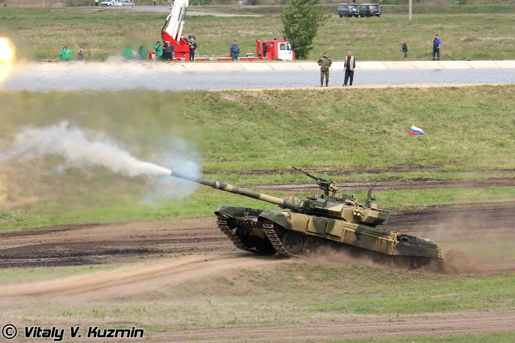 Cận cảnh xe tăng-thiết giáp Nga chạy, nhảy, bắn ảnh 6