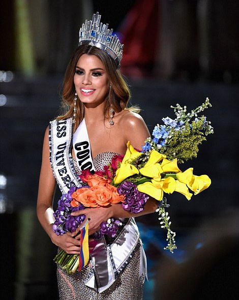 Hoa hậu Hoàn vũ "hụt' tuyên bố từ bỏ ngôi vị Á hậu ảnh 3 Hoa hậu Hoàn vũ "hụt' tuyên bố từ bỏ ngôi vị Á hậu ảnh 3