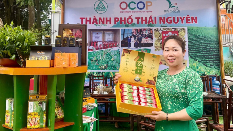 Sản phẩm chè của chị Hương lấy nguyên liệu từ địa phương, qua chế biến đóng gói thành khoảng 40 sản phẩm khác nhau.