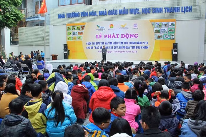 Toàn cảnh Lễ phát động tại trường Tiểu học Chu Văn An, Hà Nội. Ảnh: Thái Anh.