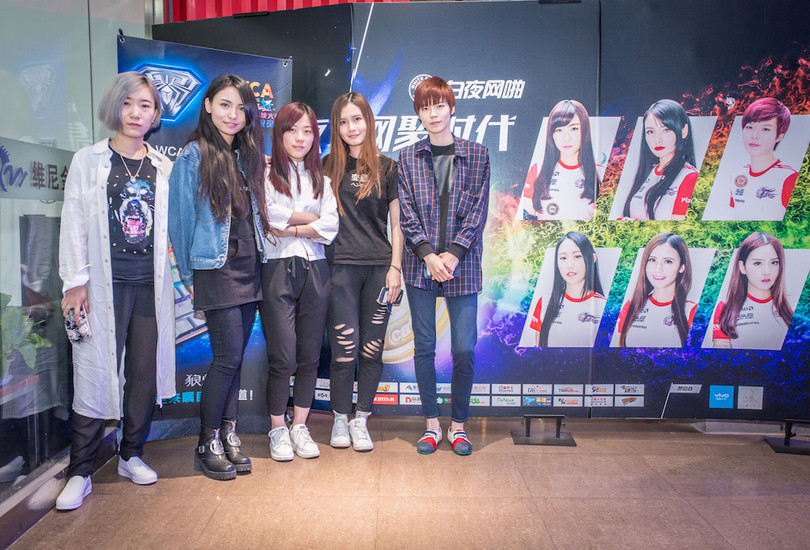 Tiết lộ cuộc sống của các game thủ nữ chuyên nghiệp ảnh 4 Tiết lộ cuộc sống của các game thủ nữ chuyên nghiệp ảnh 4