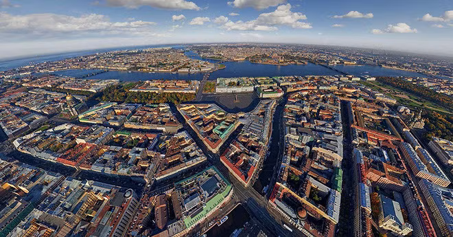  Saint-Petersburg là thành phố lớn thứ nhì ở Nga.