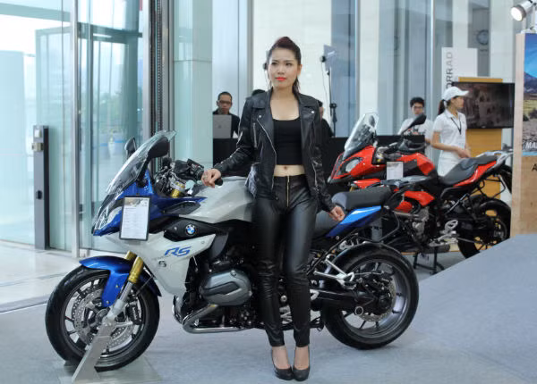 Rolls-Royce Ghost và BMW i8 bỗng nhiên xuất hiện tại BMW World Vietnam 2016 ảnh 9