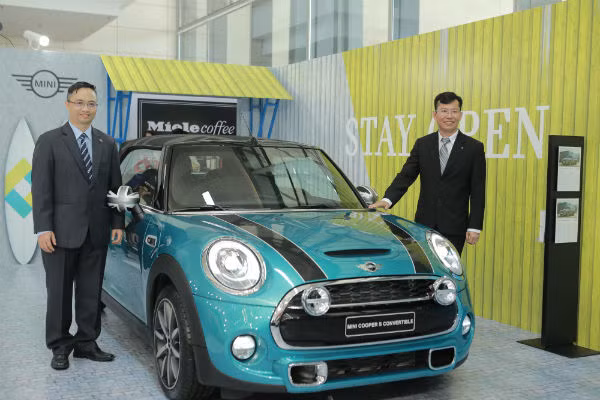 Rolls-Royce Ghost và BMW i8 bỗng nhiên xuất hiện tại BMW World Vietnam 2016 ảnh 11