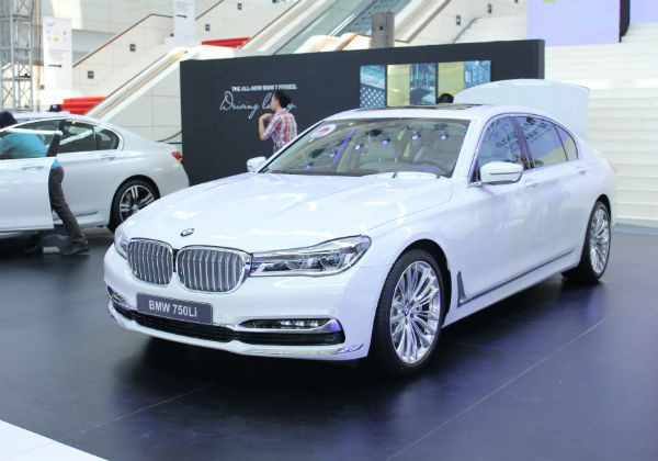 Rolls-Royce Ghost và BMW i8 bỗng nhiên xuất hiện tại BMW World Vietnam 2016 ảnh 4