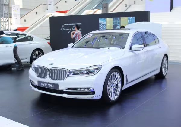 Rolls-Royce Ghost và BMW i8 bỗng nhiên xuất hiện tại BMW World Vietnam 2016 ảnh 4