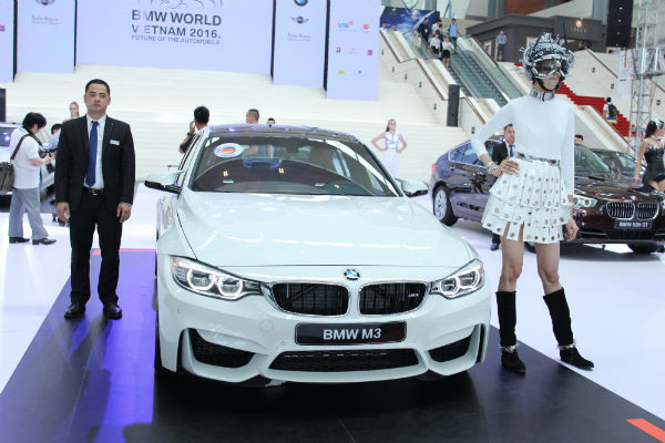 Rolls-Royce Ghost và BMW i8 bỗng nhiên xuất hiện tại BMW World Vietnam 2016 ảnh 5