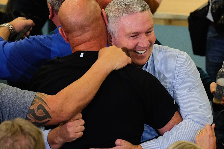 Niềm vui sướng của phe Rời đi khi biết kết quả ở Sunderland. Ảnh: Getty./.