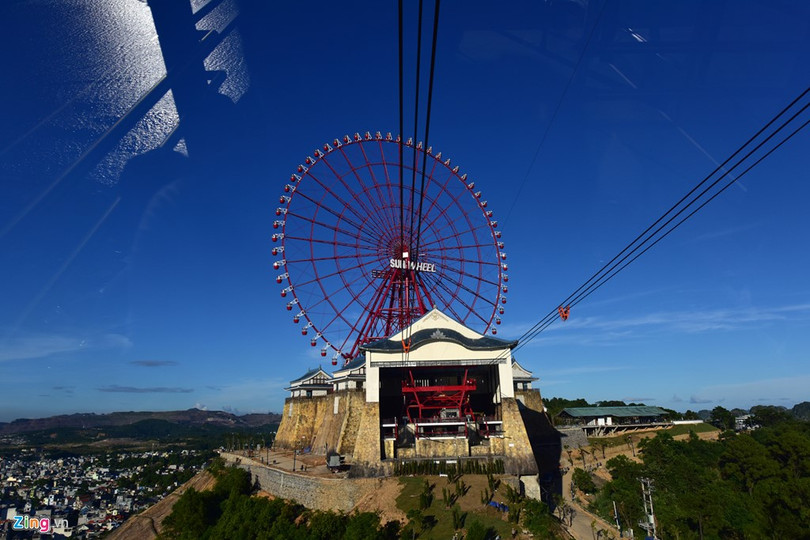 Cap treo 'xe bus hai tang' lo lung tren vinh Ha Long hinh anh 12