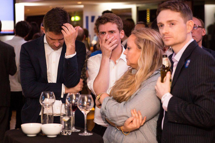 Nhưng họ lại thất vọng khi có tiếp những kết quả khác ngược với mong muốn của họ. Ảnh: PA.