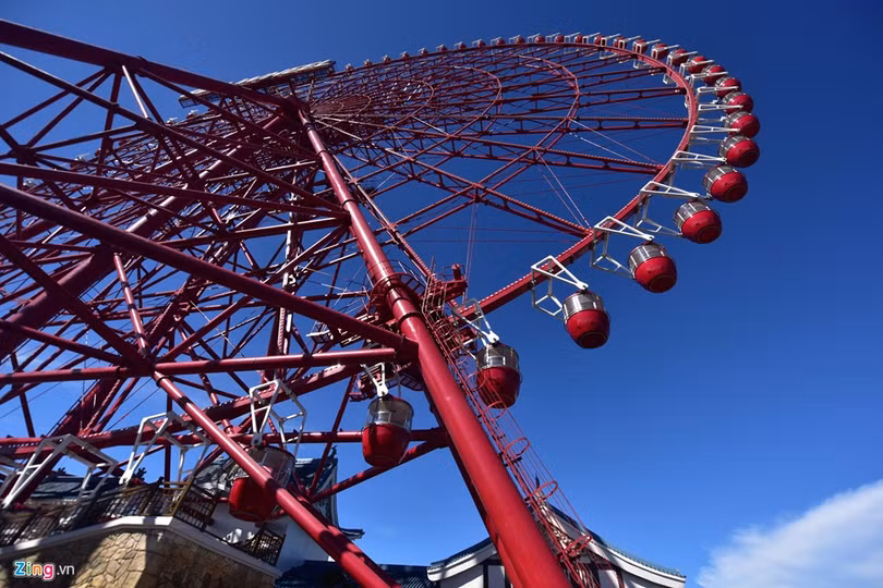 Cap treo 'xe bus hai tang' lo lung tren vinh Ha Long hinh anh 15