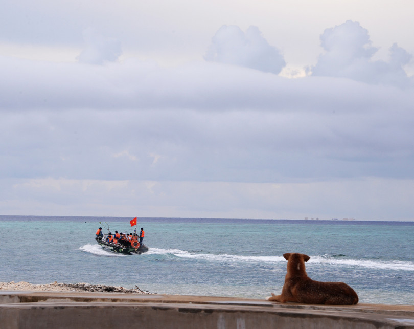 Mỗi Đoàn công tác từ đất liền ra đảo rồi sẽ lại quay về. Mỗi khi chia tay đảo lại bùi ngùi nỗi nhớ.