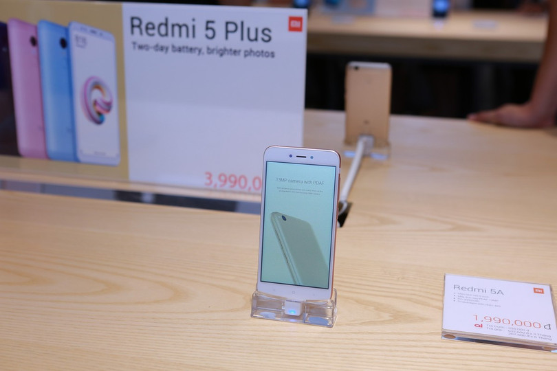 “Đột nhập” cửa hàng Mi Store rộng hơn 240m2 đầu tiên tại Hà Nội ảnh 12