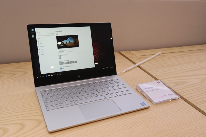 “Đột nhập” cửa hàng Mi Store rộng hơn 240m2 đầu tiên tại Hà Nội ảnh 11