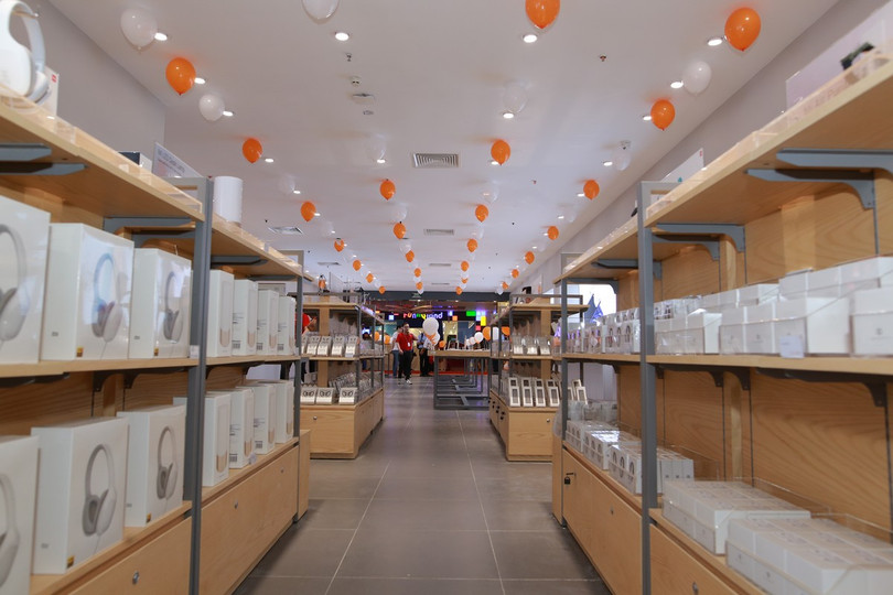 “Đột nhập” cửa hàng Mi Store rộng hơn 240m2 đầu tiên tại Hà Nội ảnh 6
