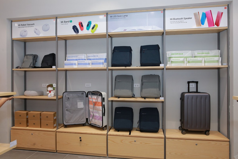 “Đột nhập” cửa hàng Mi Store rộng hơn 240m2 đầu tiên tại Hà Nội ảnh 5