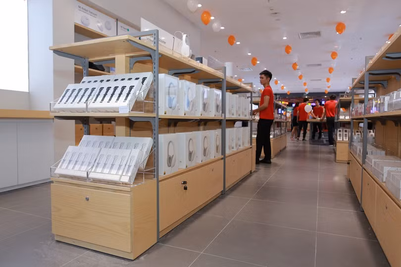 “Đột nhập” cửa hàng Mi Store rộng hơn 240m2 đầu tiên tại Hà Nội ảnh 3