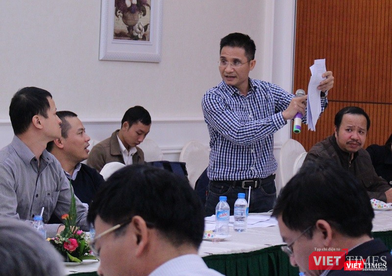Ông Đinh Văn Hải -- Phó Chủ tịch Hội Truyền thông số Việt Nam trao đổi tại Toạ đàm. Ảnh: Bùi Phú