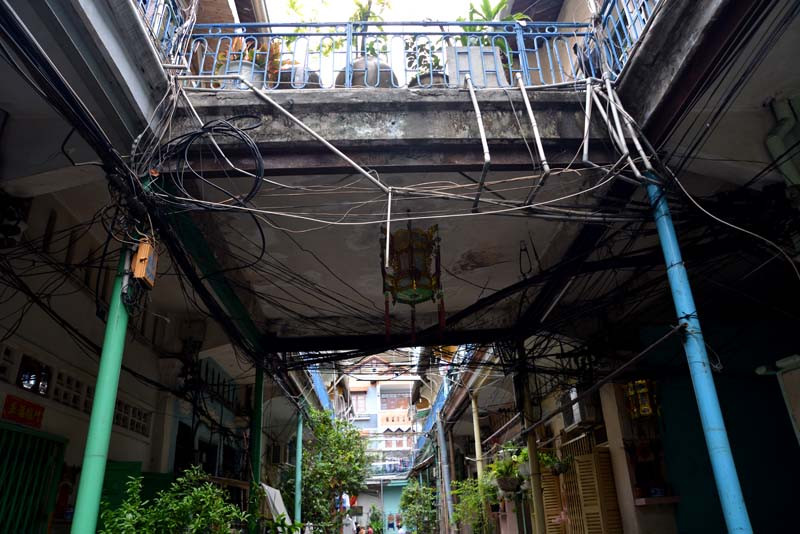 Mục sở thị chung cư trăm tuổi của người Hoa giữa Sài Gòn ảnh 2