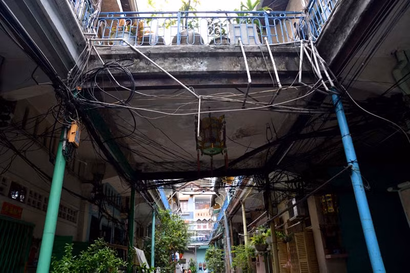 Mục sở thị chung cư trăm tuổi của người Hoa giữa Sài Gòn ảnh 2