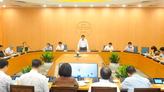 Chủ tịch UBND TP. Hà Nội Nguyễn Đức Chung trao đổi tại cuộc họp giao ban trực tuyến về phòng, chống COVID-19. Ảnh: Hanoi.gov.vn