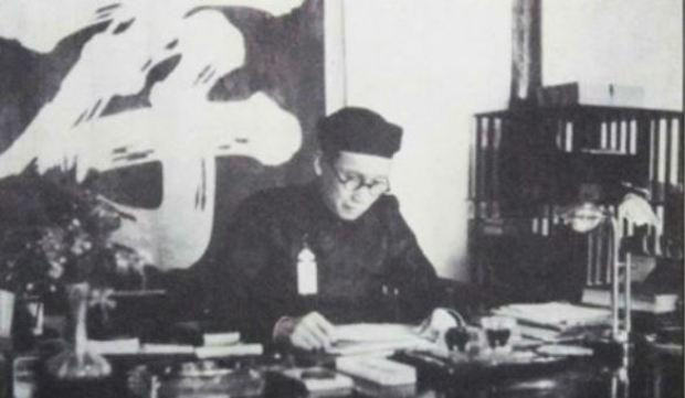 Một trong những bức ảnh của cụ Phạm Quỳnh mà gia đình con trai ông - nhạc sĩ Phạm Tuyên còn lưu giữ. Một trong những bức ảnh của cụ Phạm Quỳnh mà gia đình con trai ông - nhạc sĩ Phạm Tuyên còn lưu giữ.