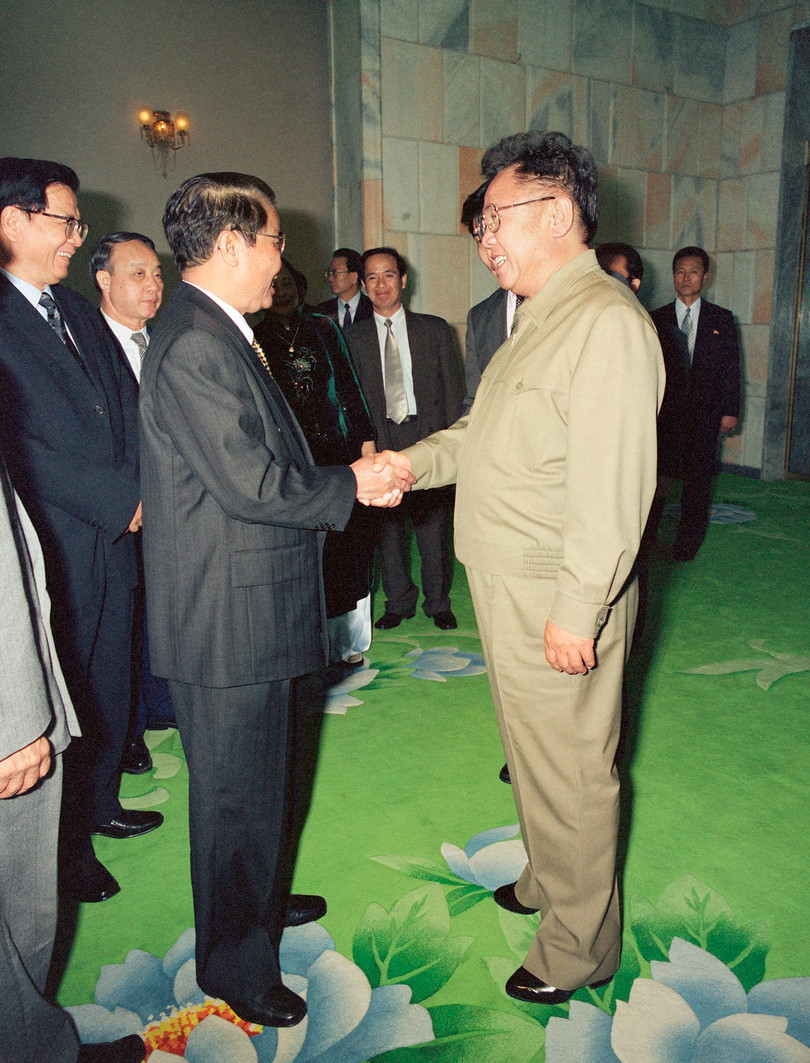 Nhà Lãnh đạo Kim Jong-il gặp nguyên Chủ tịch Trần Đức Lương tháng 5/2002