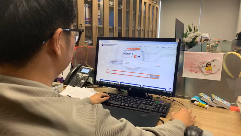 Nhiều bạn trẻ quyết định xây dựng website để giới thiệu dịch vụ thay vì sử dụng chat hoặc fanpage.