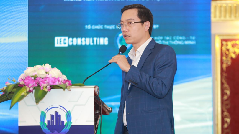 Ông Lê Nho Thông - Phó Giám đốc Kinh doanh Công nghệ Năng lượng số của Huawei Việt Nam - đã có bài trình bày về báo cáo tại diễn đàn