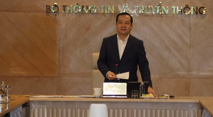 Thứ trưởng Phạm Đức Long cho rằng nếu không nâng cao quyết tâm triển khai chương trình IPv6 Quốc gia này thì có nguy cơ tụt hạng về chuyển đổi số, chậm trễ phát triển chính phủ số, kinh tế số, xã hội số.